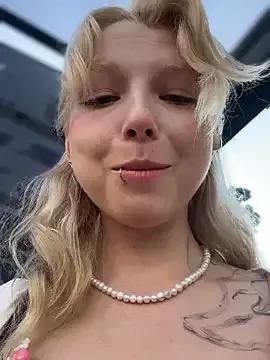 EveLittleSinner from StripChat is Freechat