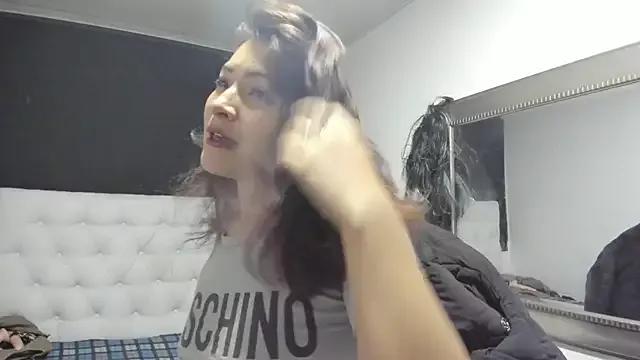 evelynesex from StripChat is Freechat