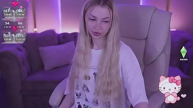 EviStar from StripChat is Freechat