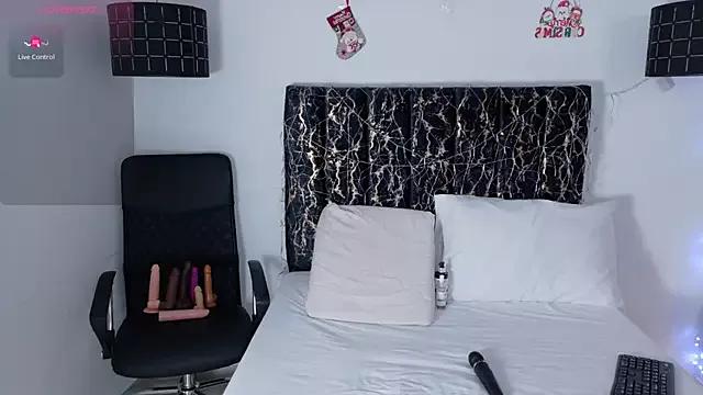 evvaa_moon69 from StripChat is Freechat