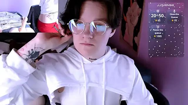 Fanny_next_door from StripChat is Freechat