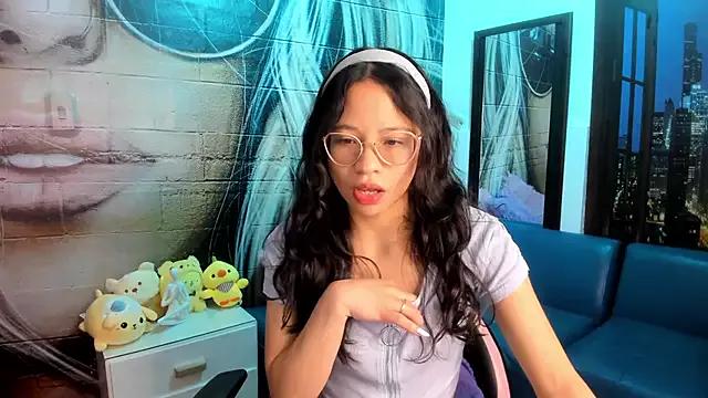 Giaa_rossi from StripChat is Freechat