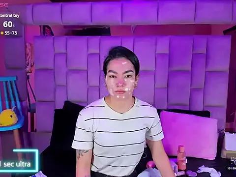 Gisell_Squirt_ from StripChat is Freechat