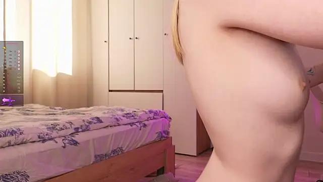 HalieCross from StripChat is Freechat