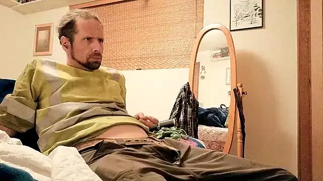 HandsumHungDaddy from StripChat is Freechat