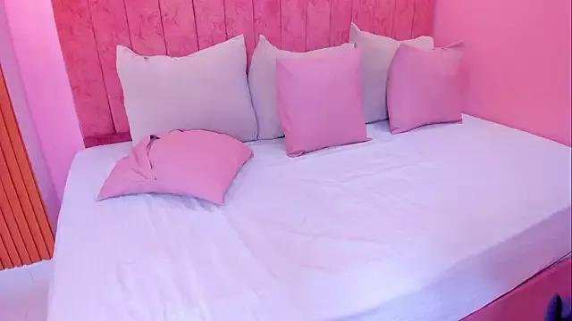 hannaa_bloom from StripChat is Freechat