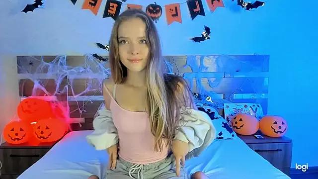 HazelMorris from StripChat is Freechat