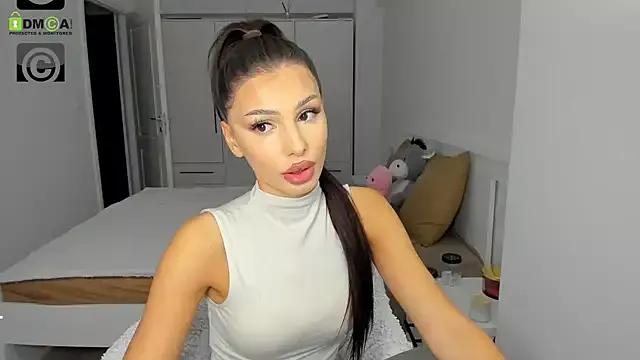 HelenShawn from StripChat is Freechat