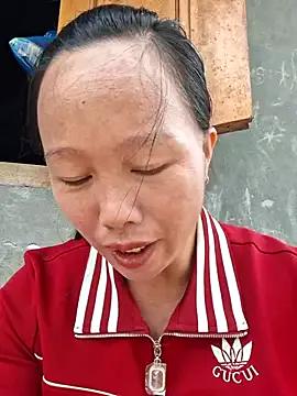 helenzz from StripChat is Freechat
