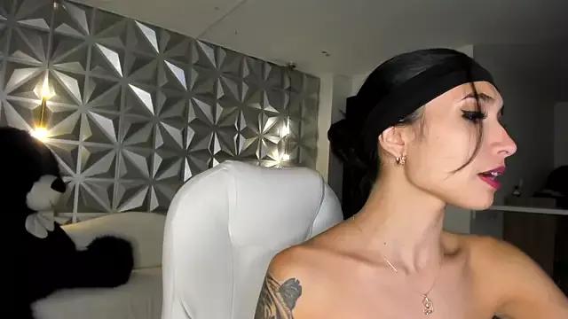 hellen_tease from StripChat is Freechat