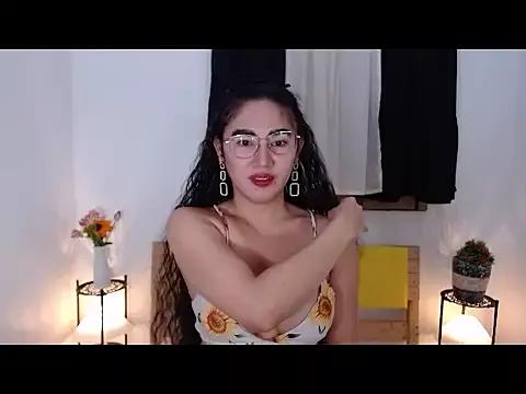 HermoSa_Christine from StripChat is Freechat