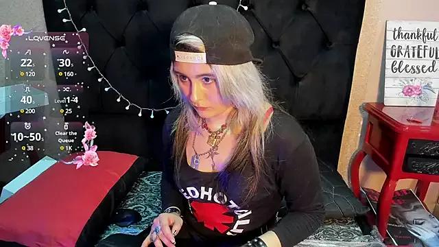 HollyWould__ from StripChat is Freechat