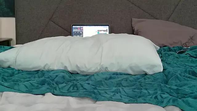 honey_bunny18 from StripChat is Freechat