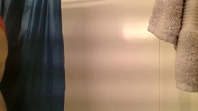 HoneyBear19 from StripChat is Freechat