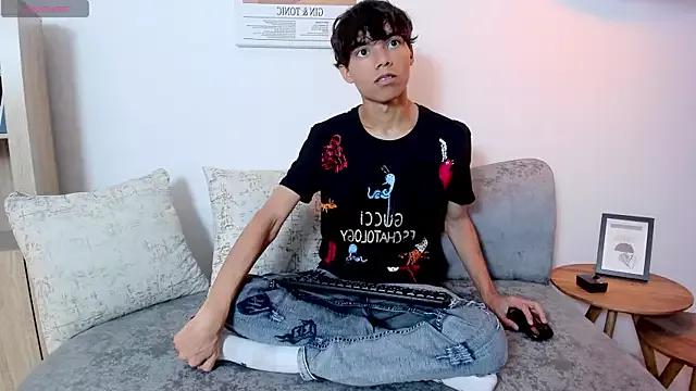 Honeymoon_sariel from StripChat is Freechat