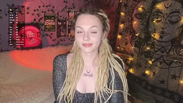 hotbeathoney from StripChat is Freechat