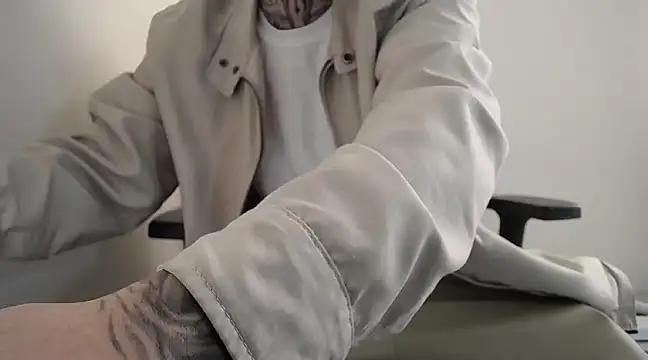 IdenDiaz_ from StripChat is Freechat
