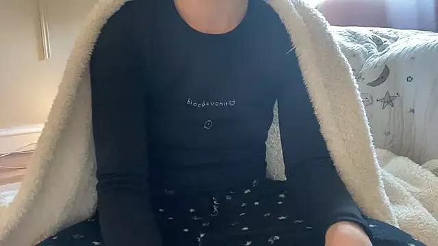 ijustturned18today from StripChat is Freechat