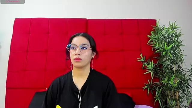 iris_mandarine from StripChat is Freechat