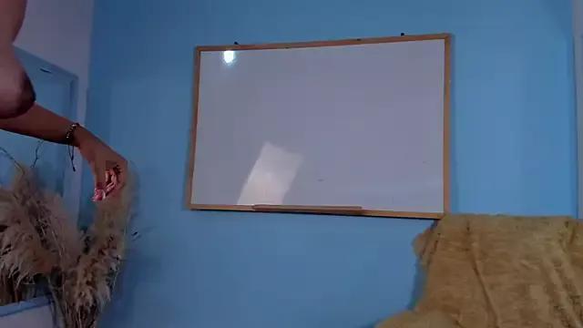 isa_kiss from StripChat is Freechat
