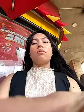 Isabellaa_whitee from StripChat is Freechat