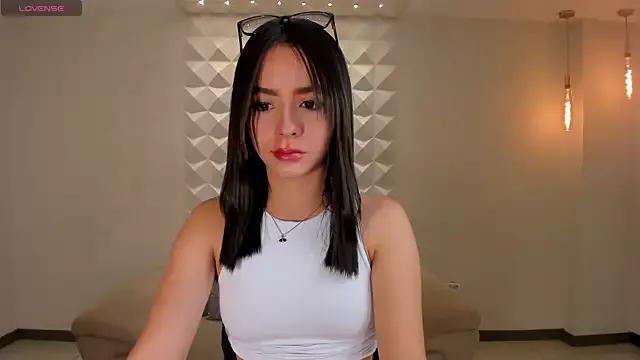 IsabellaMoreau from StripChat is Freechat