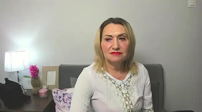 IsabellaSexyMilf from StripChat is Freechat