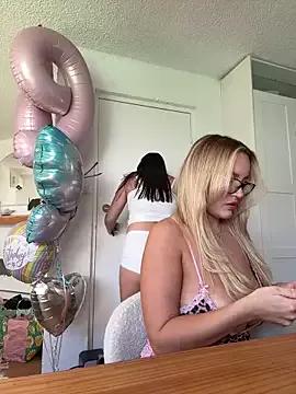 isisxoxx from StripChat is Freechat