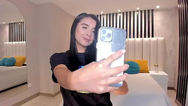 IvannaRussell from StripChat is Freechat