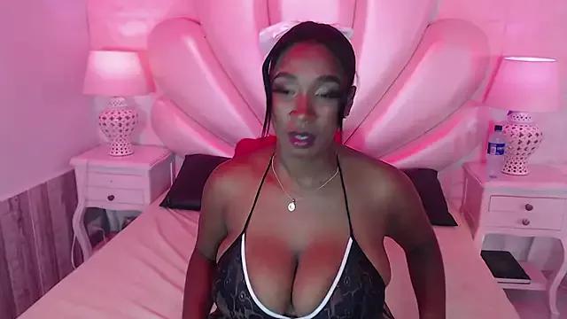 IvoneMoore from StripChat is Freechat