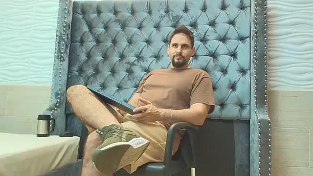 JACKRAVENN from StripChat is Freechat