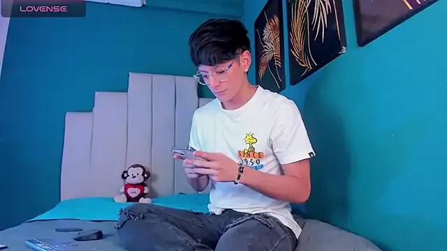 Jacob_hans from StripChat is Freechat