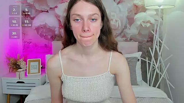 JaneBrowni from StripChat is Freechat