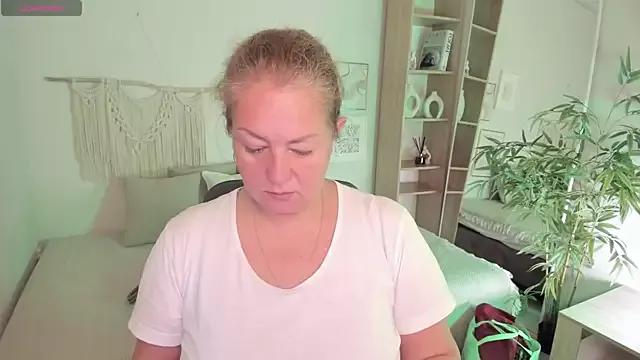 JenniferLight from StripChat is Freechat