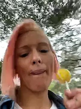 Jessiejames32 from StripChat is Freechat