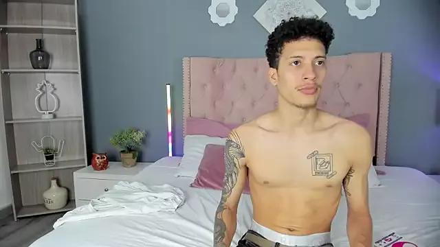 Joe_And_Emma from StripChat is Freechat