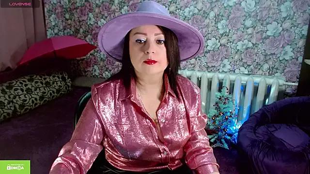 Julia-ru from StripChat is Freechat