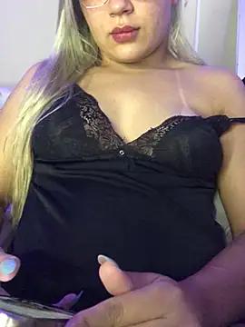 Juliafisher2 from StripChat is Freechat
