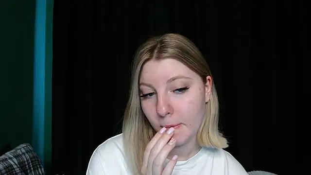 Juliana_Sunny from StripChat is Freechat