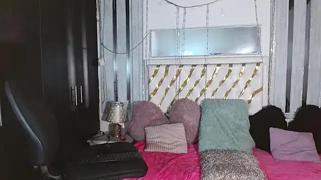 julieta_sweet_ from StripChat is Freechat