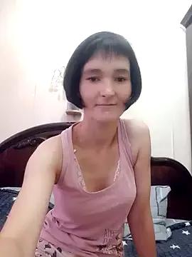 KarinsaCherry from StripChat is Freechat