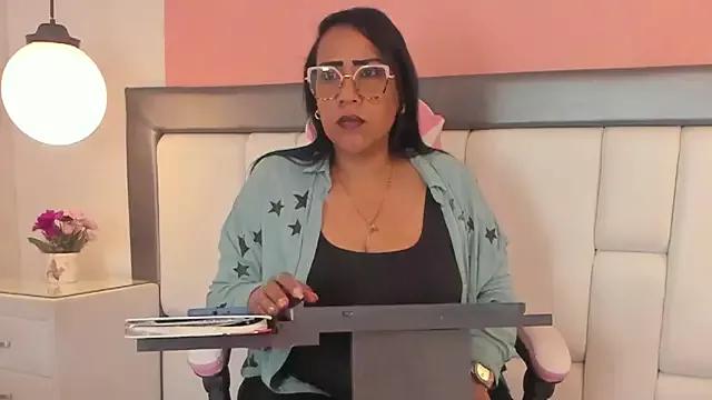 KarolWest_ from StripChat is Freechat