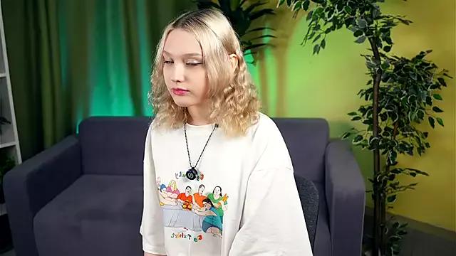 KelleLillie from StripChat is Freechat