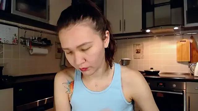 Kelly_Yon from StripChat is Freechat