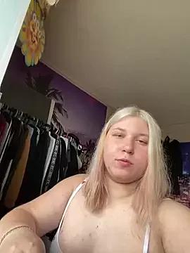 Kemeli008 from StripChat is Freechat