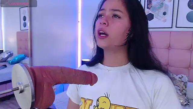 KikiVelvet from StripChat is Freechat