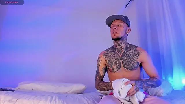 Kings_Ultimate from StripChat is Freechat