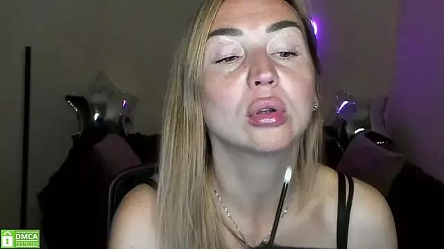 Kiss_julli88I from StripChat is Freechat