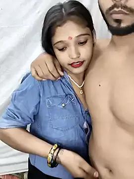 KISSING_QUEEN from StripChat is Freechat
