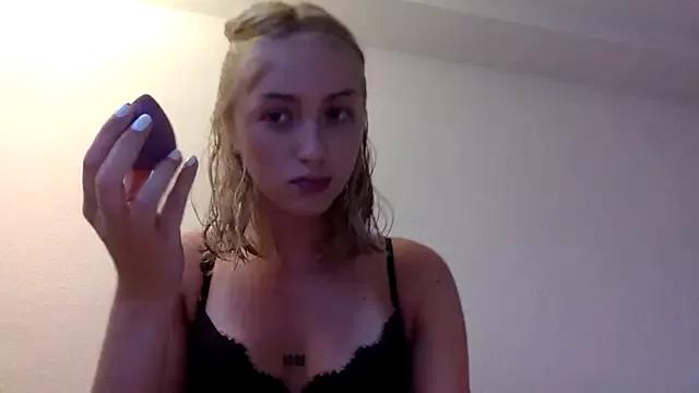 Kitty_Swetty from StripChat is Freechat
